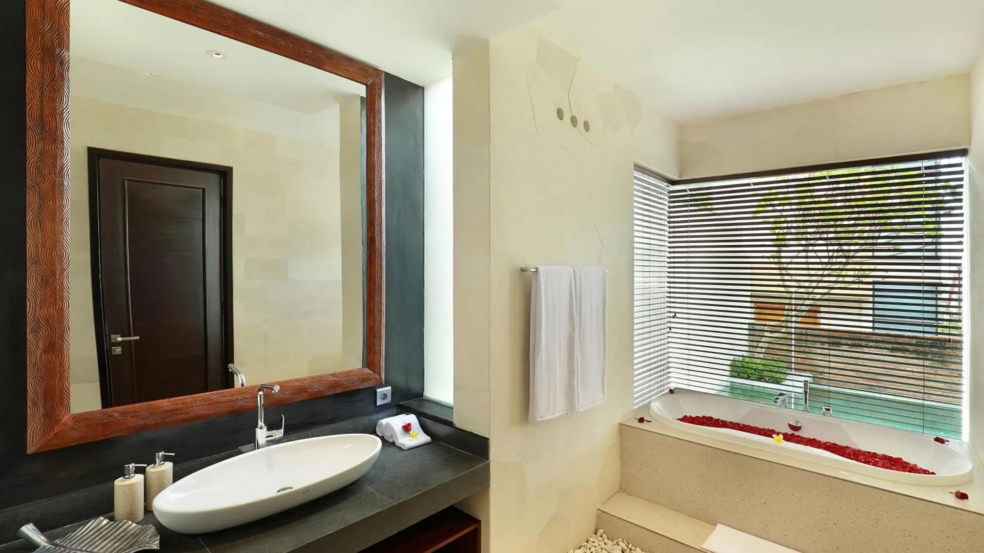 4-Br Private Pool Dharmawangsa Villa Kampial 10Min To Btdc Nusa Dua Ungasan