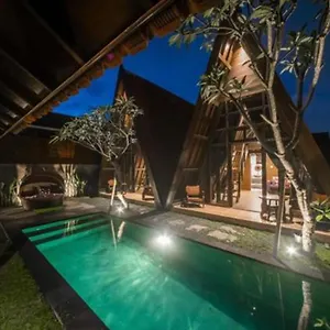 Rumah Kayu Tatiya Ungasan