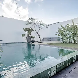 Villa Mile Stone, Ungasan (Bali)